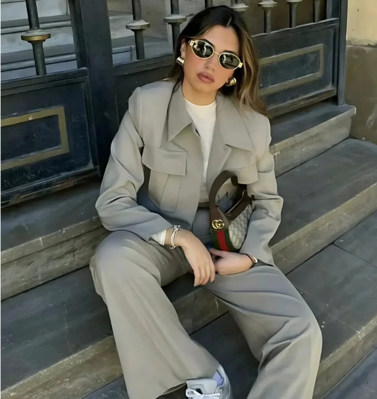 Van elegante Jassen tot Denim sets - de Musthaves van dit seizoen