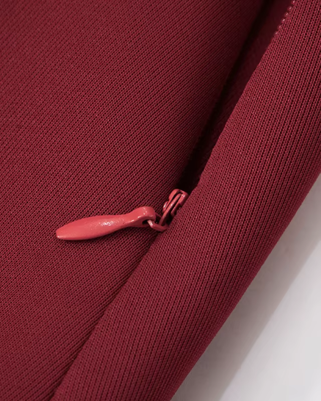 Bordeaux Rode Elegante Dames Jurkje met Doorzichtige Mouwen en Hals