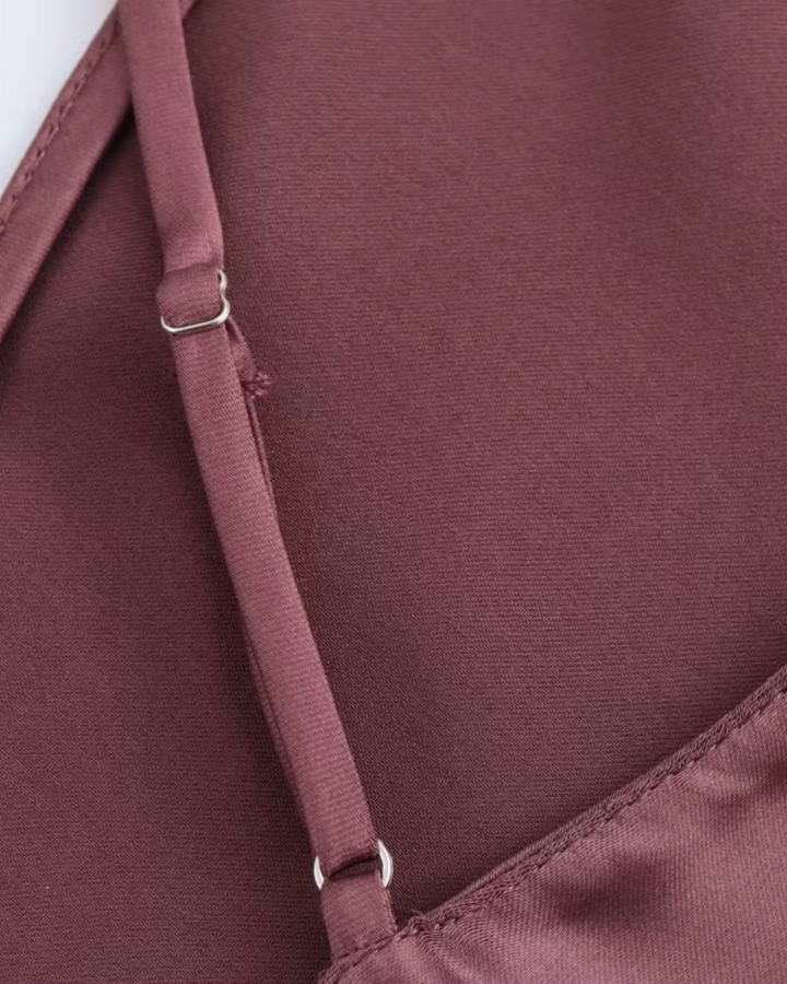 Elegante Satijnen Midi Jurk met Open Rug voor Dames