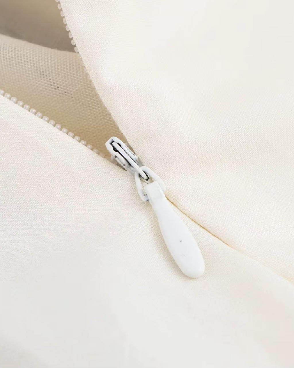 Lange Gestreepte Zomerjurk met V Hals en Rits voor Dames