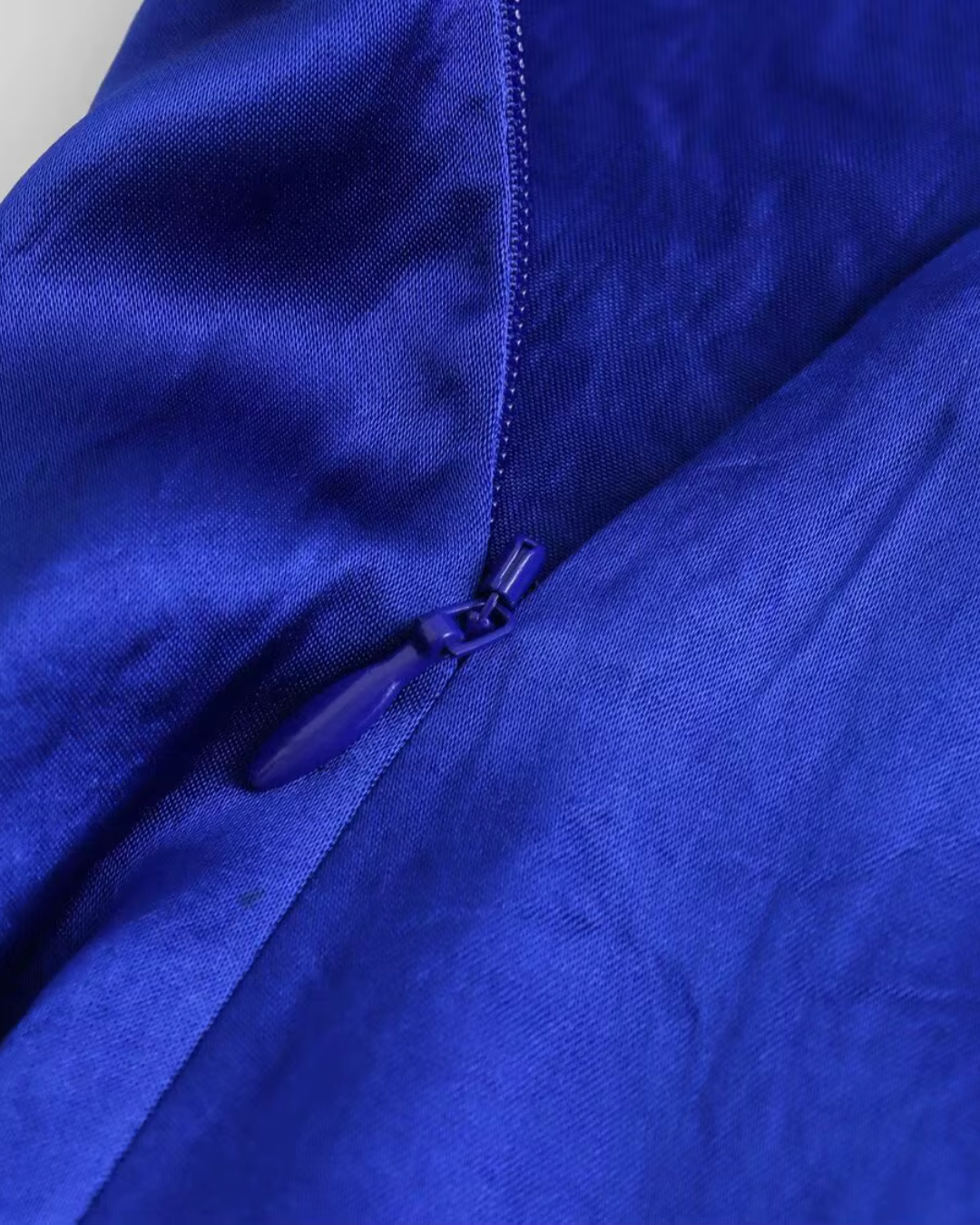 Blauwe Rugloze Satijnen Halter Jurk voor Dames