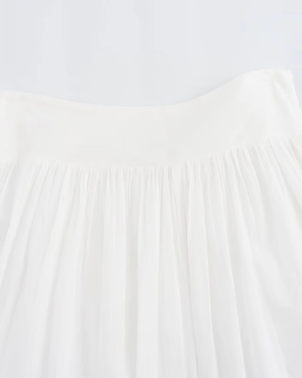 Witte Oversizede Top met Blauw Borduurwerk en Lange Rok voor Dames