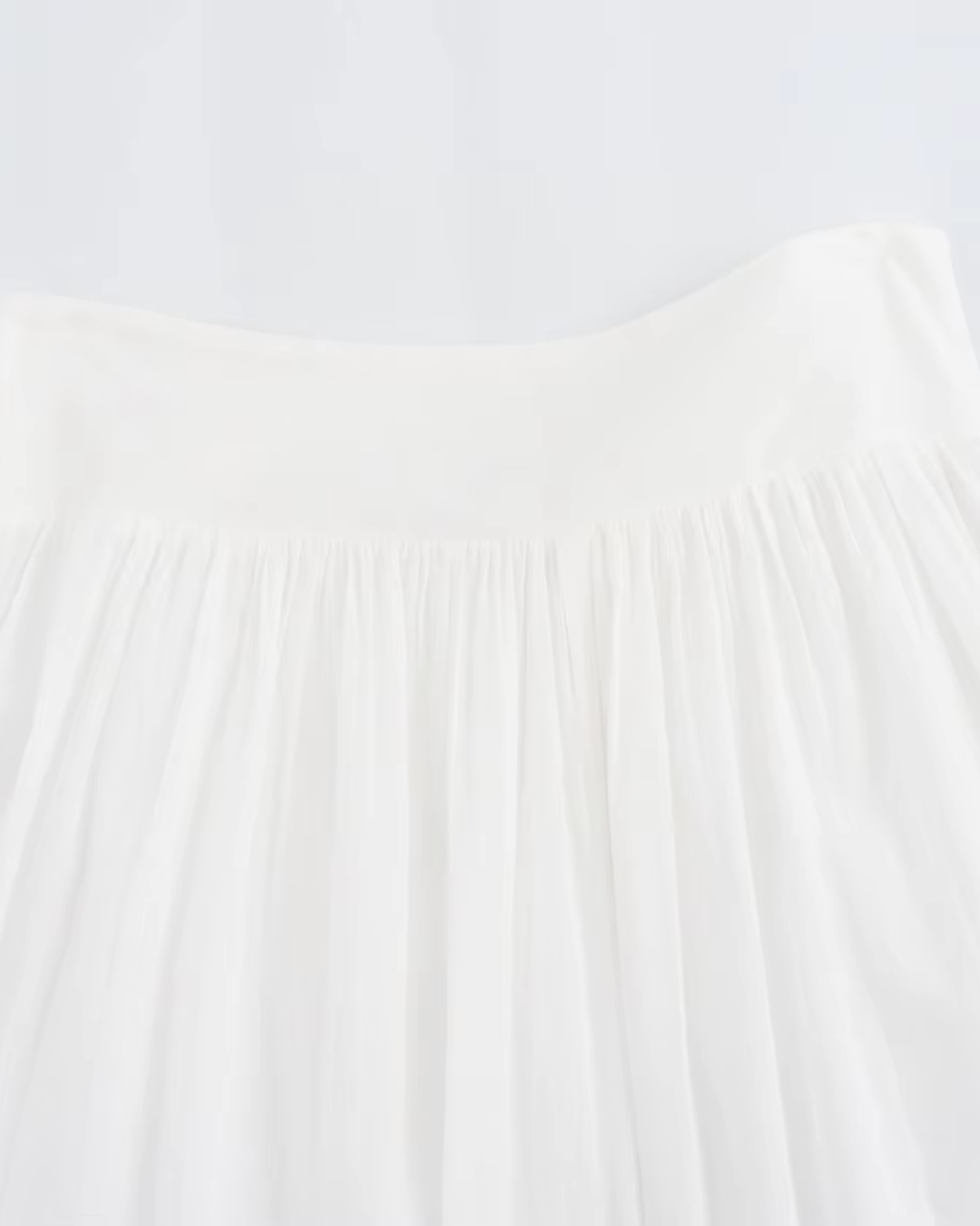 Witte Oversizede Top met Blauw Borduurwerk en Lange Rok voor Dames