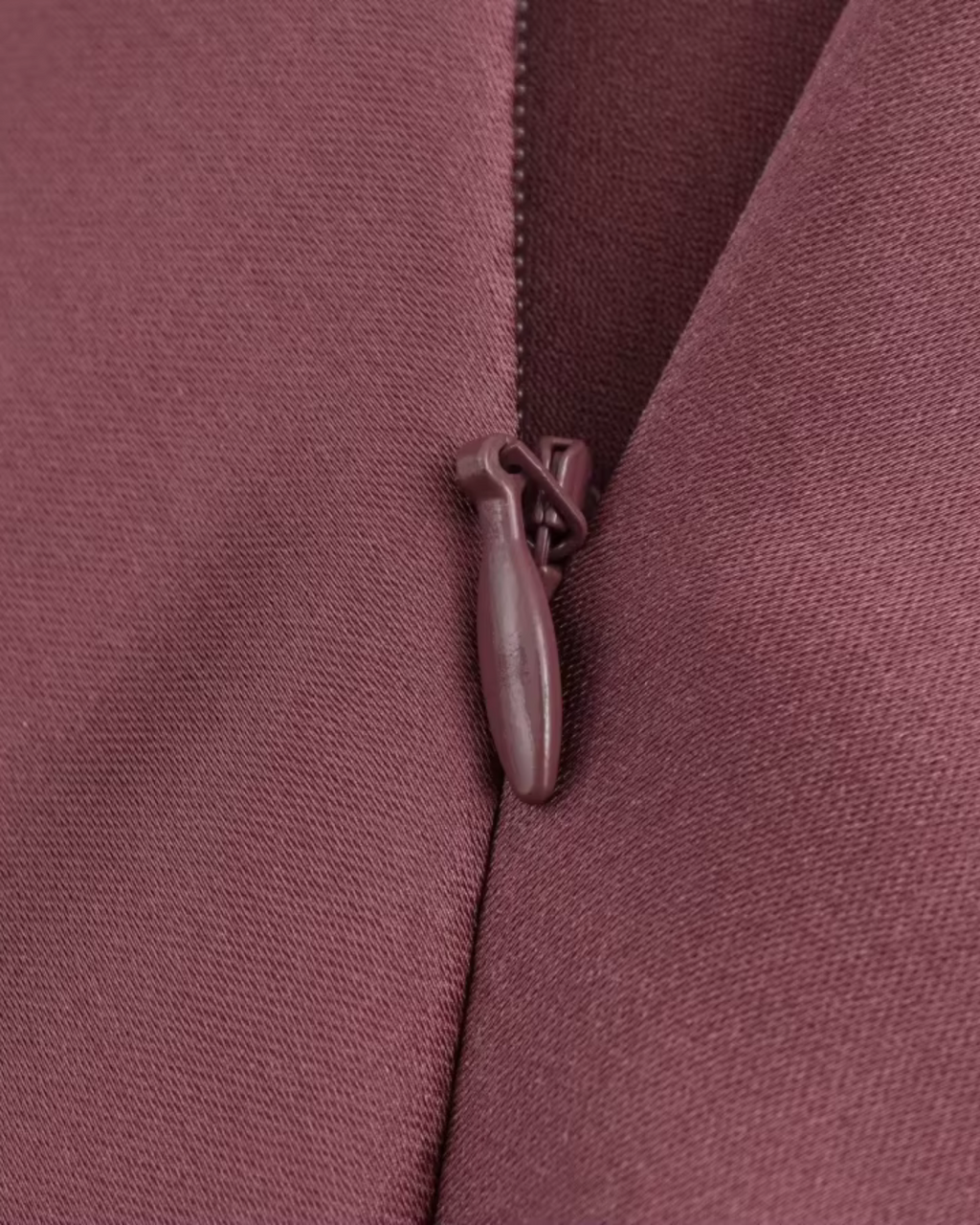 Elegante Satijnen Midi Jurk met Open Rug voor Dames