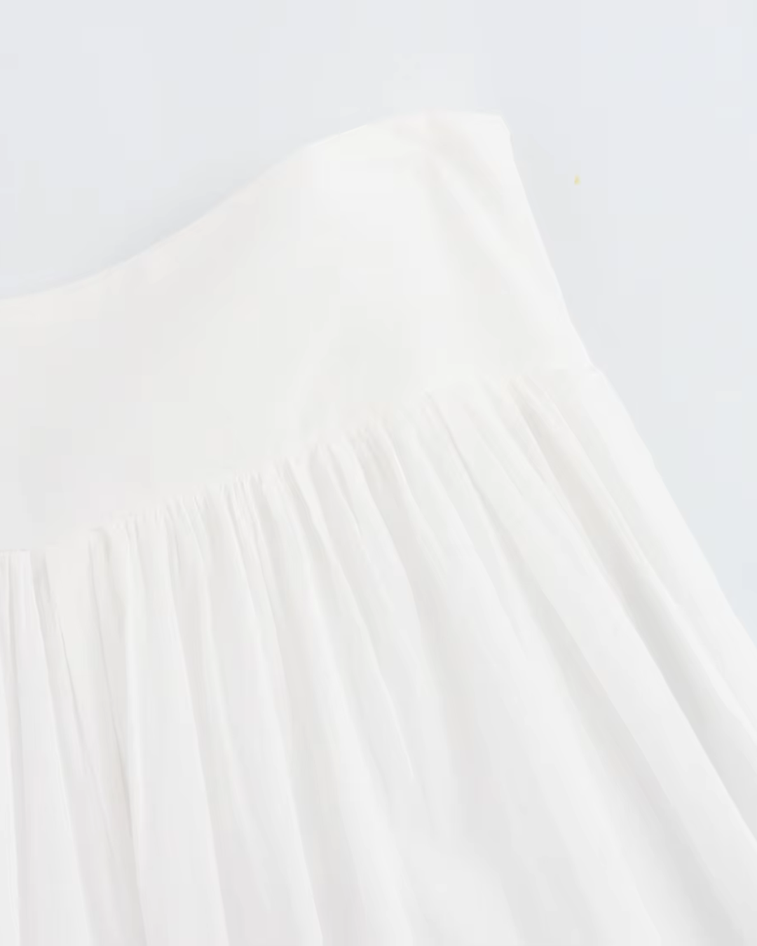 Witte Oversizede Top met Blauw Borduurwerk en Lange Rok voor Dames