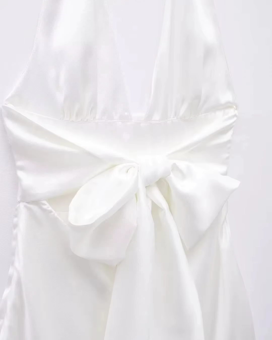 Satijnen Halter Mini-Jurk met Rugstrik voor Dames