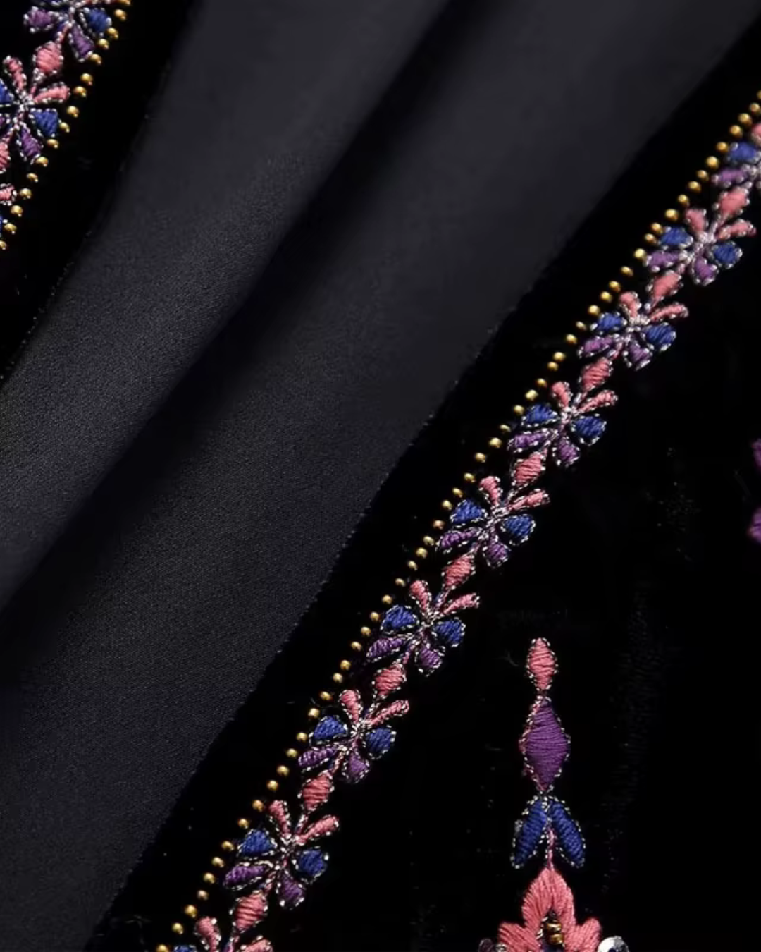 Zwart Mouwloos Vest met Bloemen Borduurwerk voor Dames