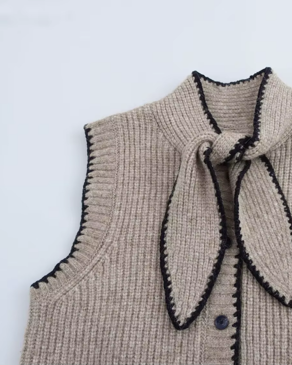 Chic Mouwloos Gebreid Vest met Knoopsluiting en Vlinderkraag voor Dames