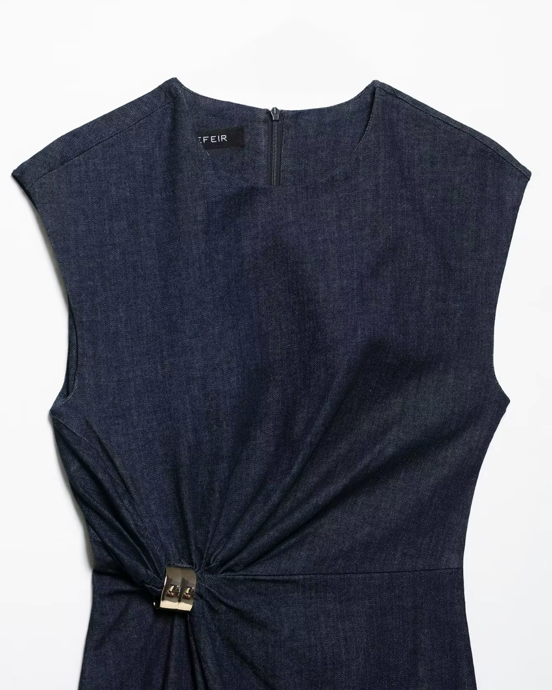 Elegante Denim Midi Jurk Met Gouden Accenten en Split voor Dames