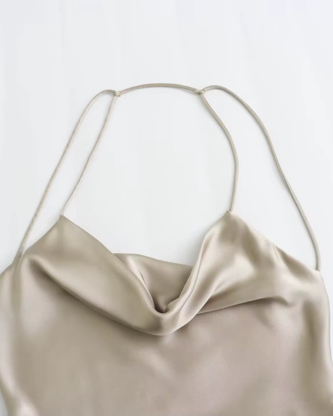 Slanke Satijnen Jurk met Open Rug voor Dames