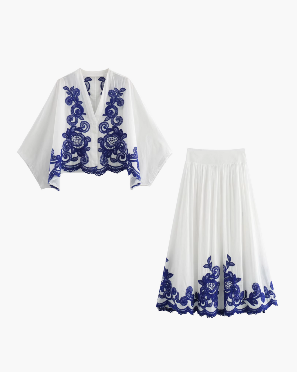 Witte Oversizede Top met Blauw Borduurwerk en Lange Rok voor Dames