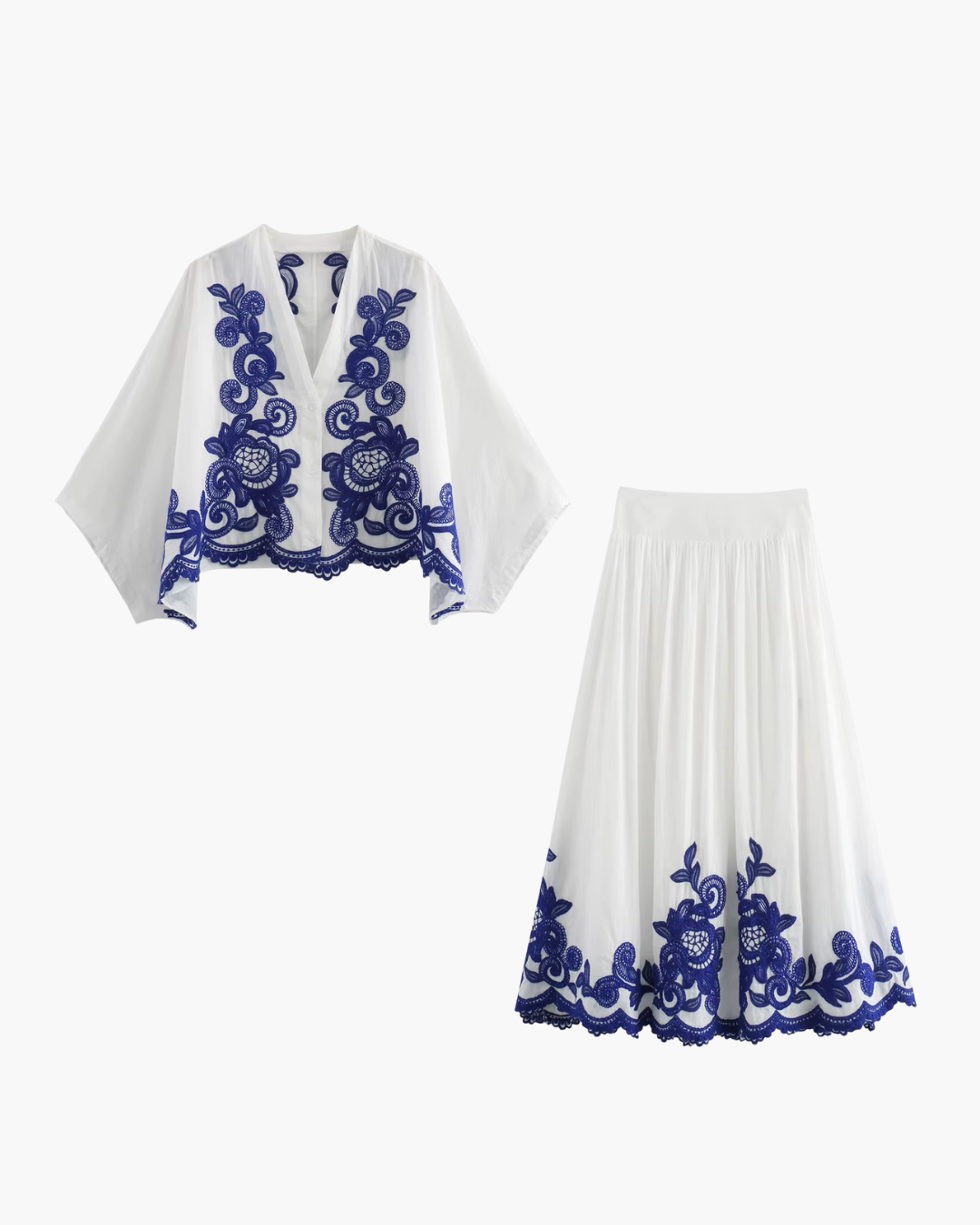 Witte Oversizede Top met Blauw Borduurwerk en Lange Rok voor Dames