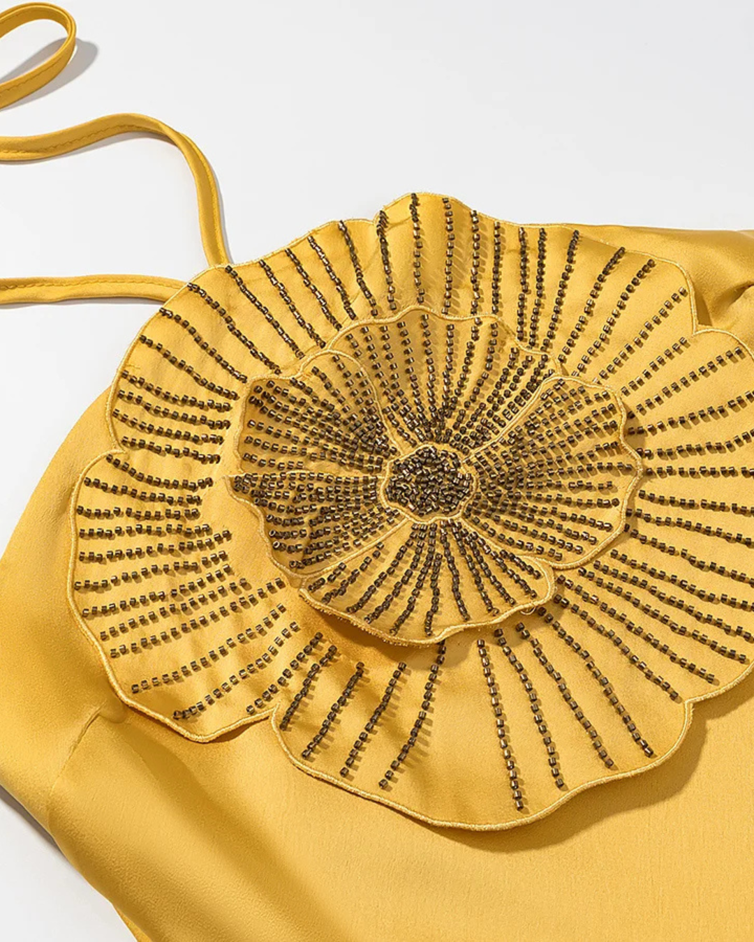 Elegante Mouwloze, Rugloze Jurk met Bloemenaccent voor Dames