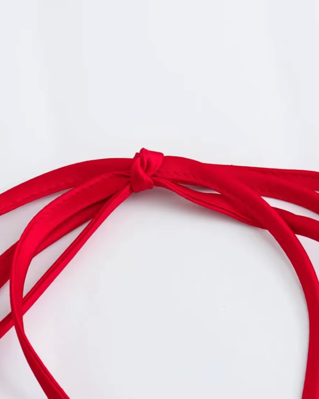 Rode Halterjurk met Open Rug en Off Shoulder voor Dames