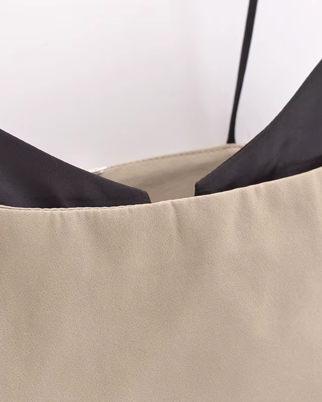 Elegant Gesplitst Hemdje met Open Rug en Hoge Street Style