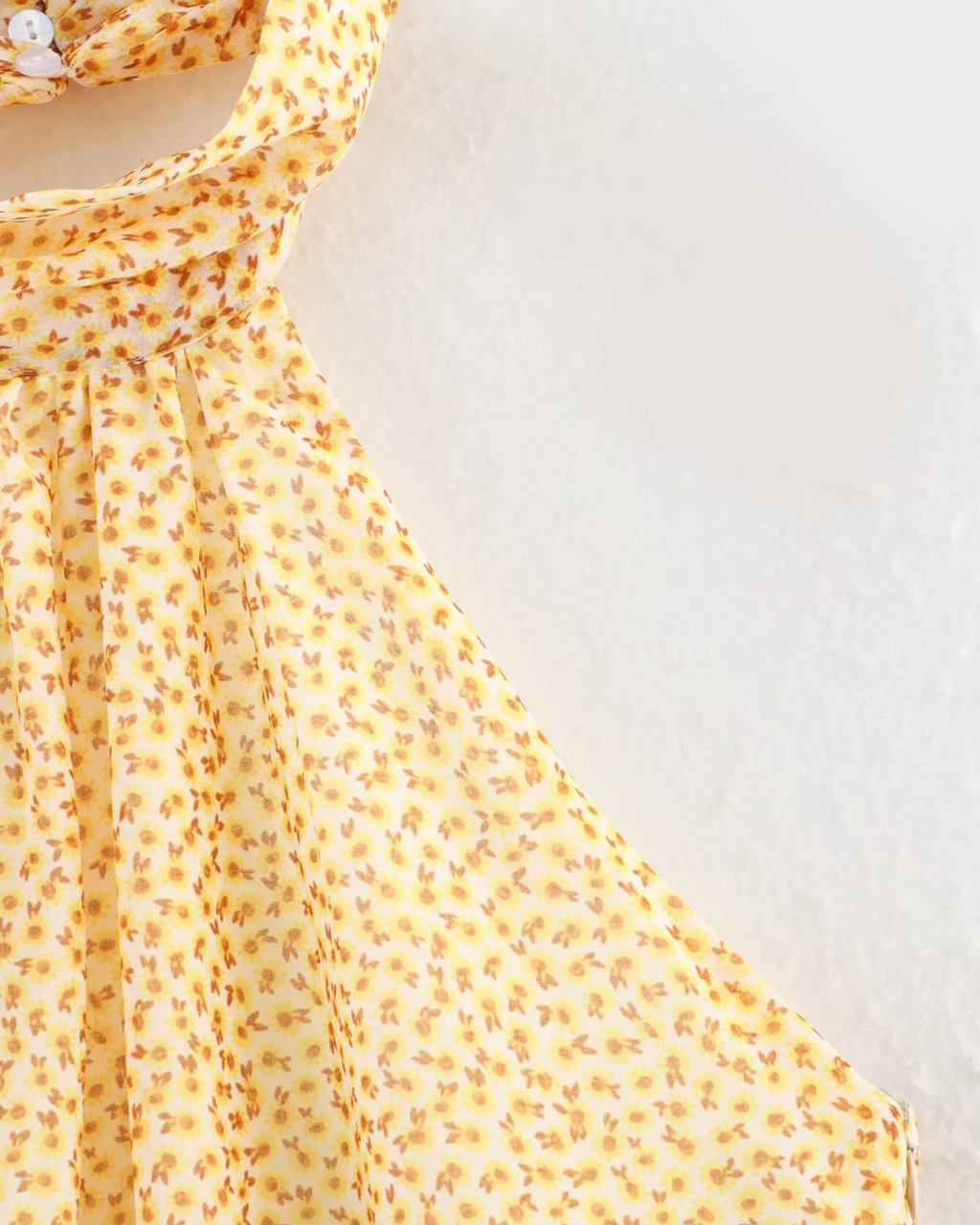 Zomerse Off-Shoulder Mini Jurk – Ruches & Halterdetail voor Dames