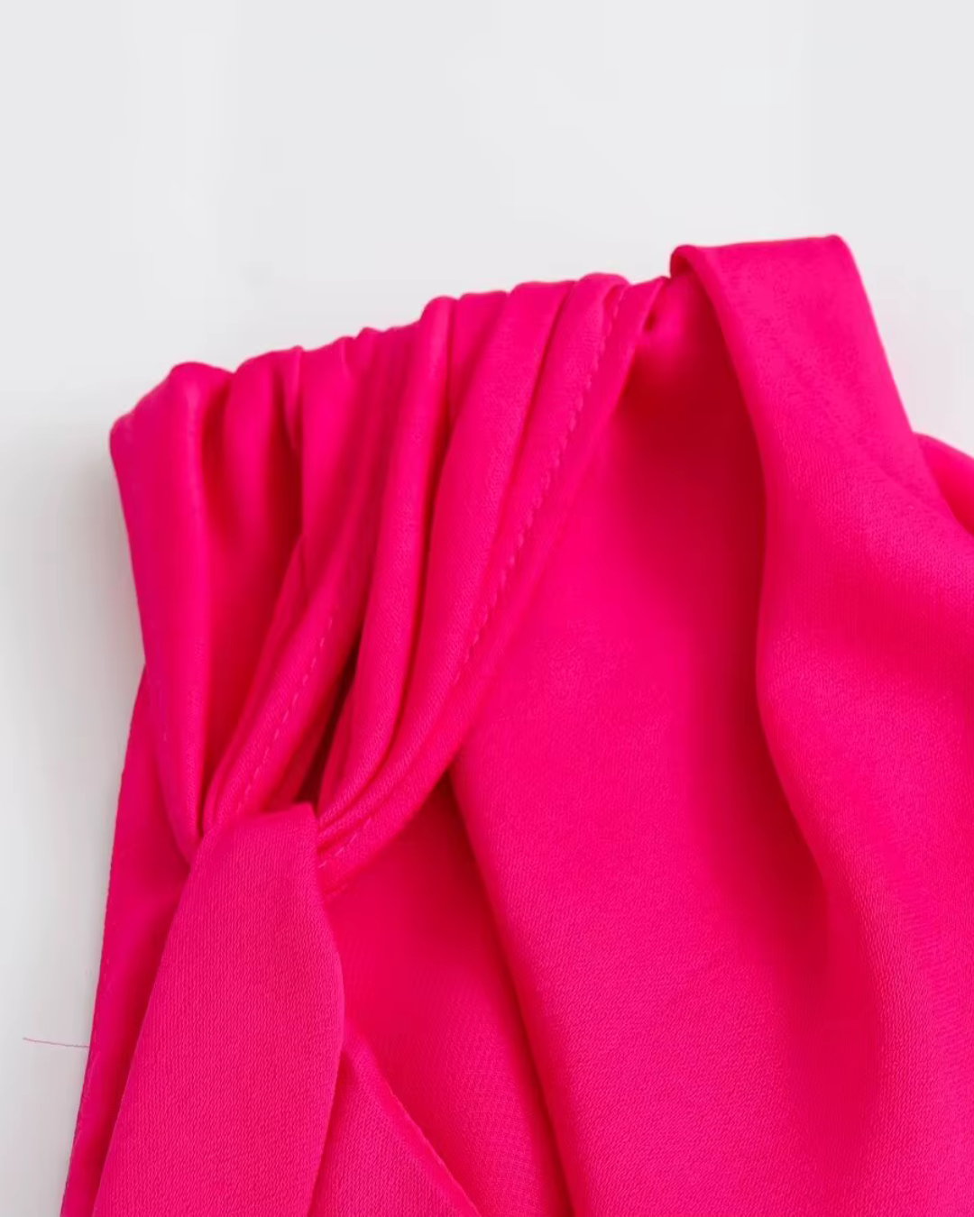 Satijnen Mouwloze Jurk met Ruches en Split voor Dames