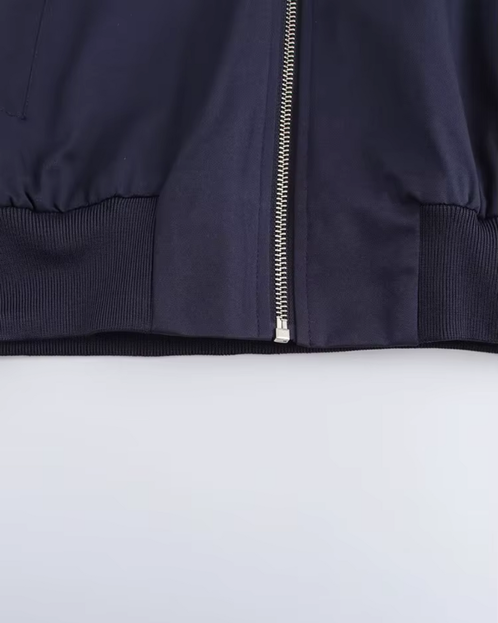 Vintage Marineblauw Bomberjack met Rits en V-Hals voor Dames