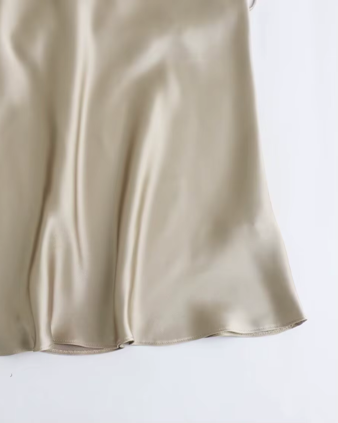 Slanke Satijnen Jurk met Open Rug voor Dames