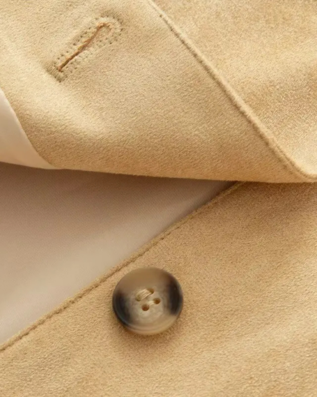 Korte Damesjas – Effen O-hals Jas met Knopen & Zijzakken