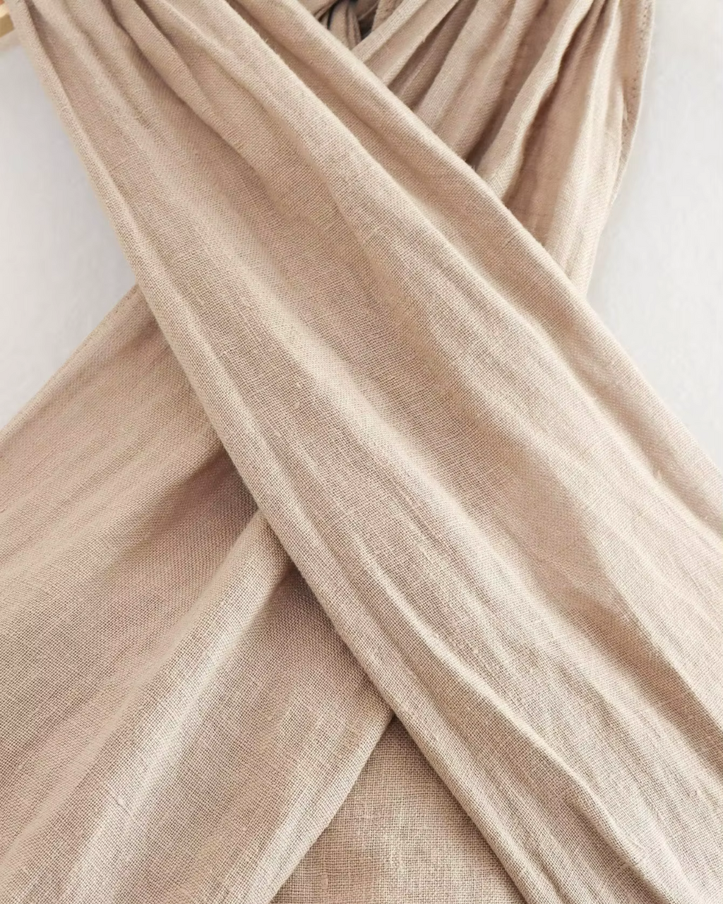 Elegante Rugloze Linnen Halter Crop Top voor Dames