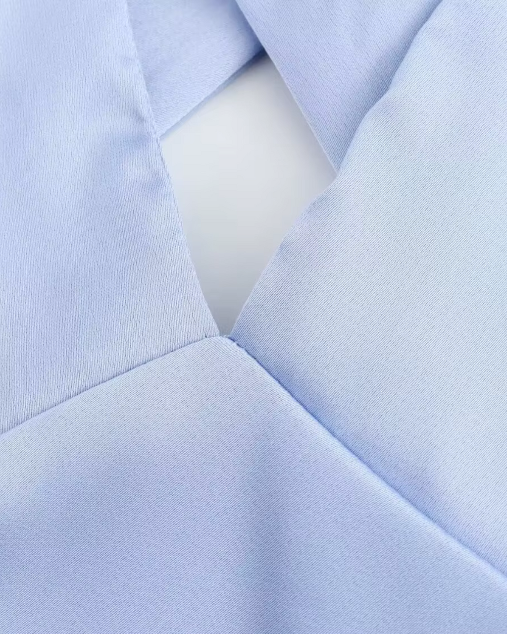 Satijnen Zomerjurk met V-Hals en Open Rug voor Dames