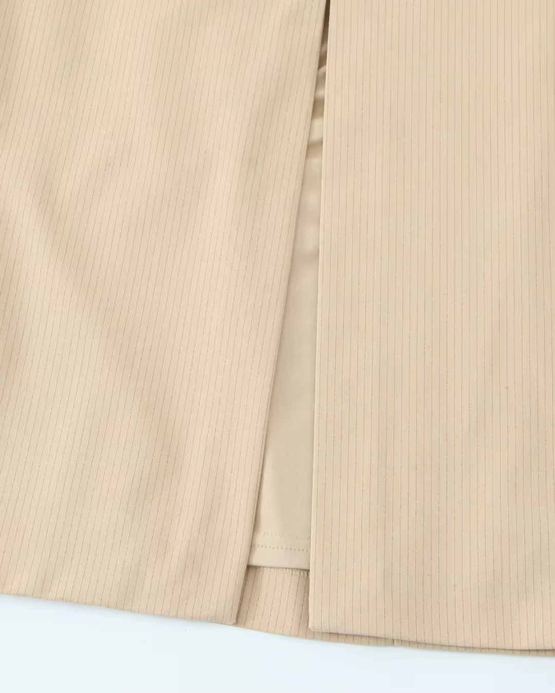 Beige Krijtstreep Midi Jurk met een Elegante Rand voor Dames