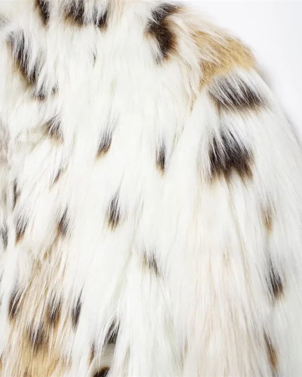 Korte Warme Diervriendelijke Bont Jas Met Panterprint voor Dames