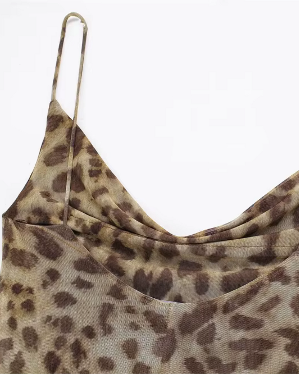 Vintage geïnspireerde dames maxi jurk met panterprint en een elegante open rug