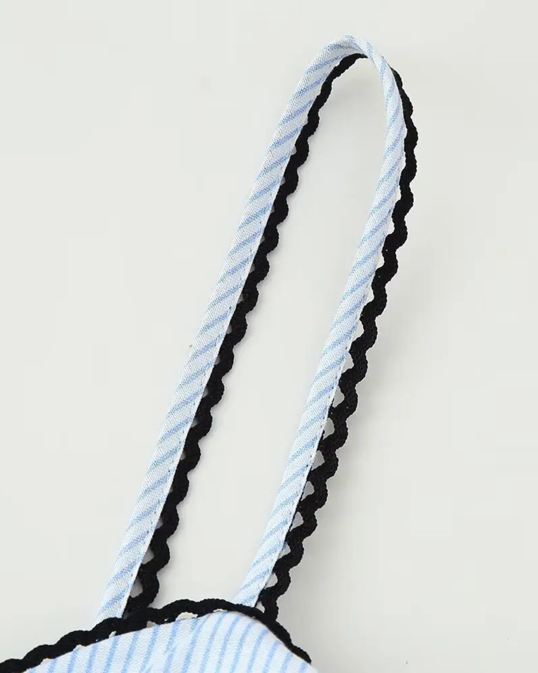 Gestreepte Geplooide Midi Jurk met Kant en V-hals voor Dames