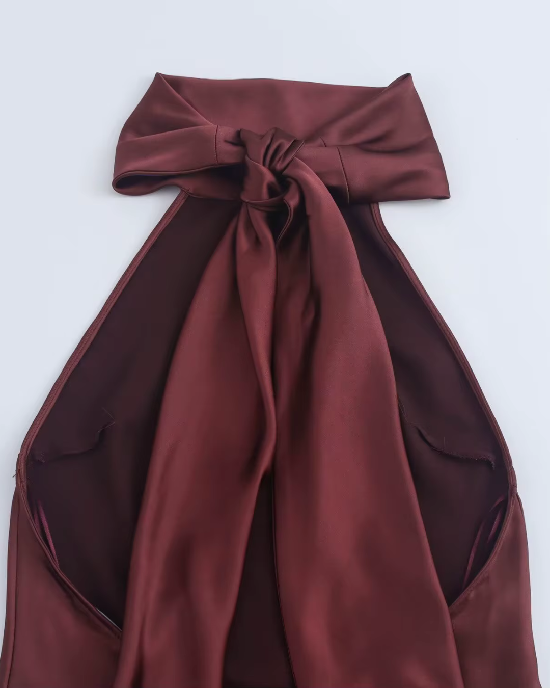 Rode Satijnen Halter Jurk met Open Rug voor Dames