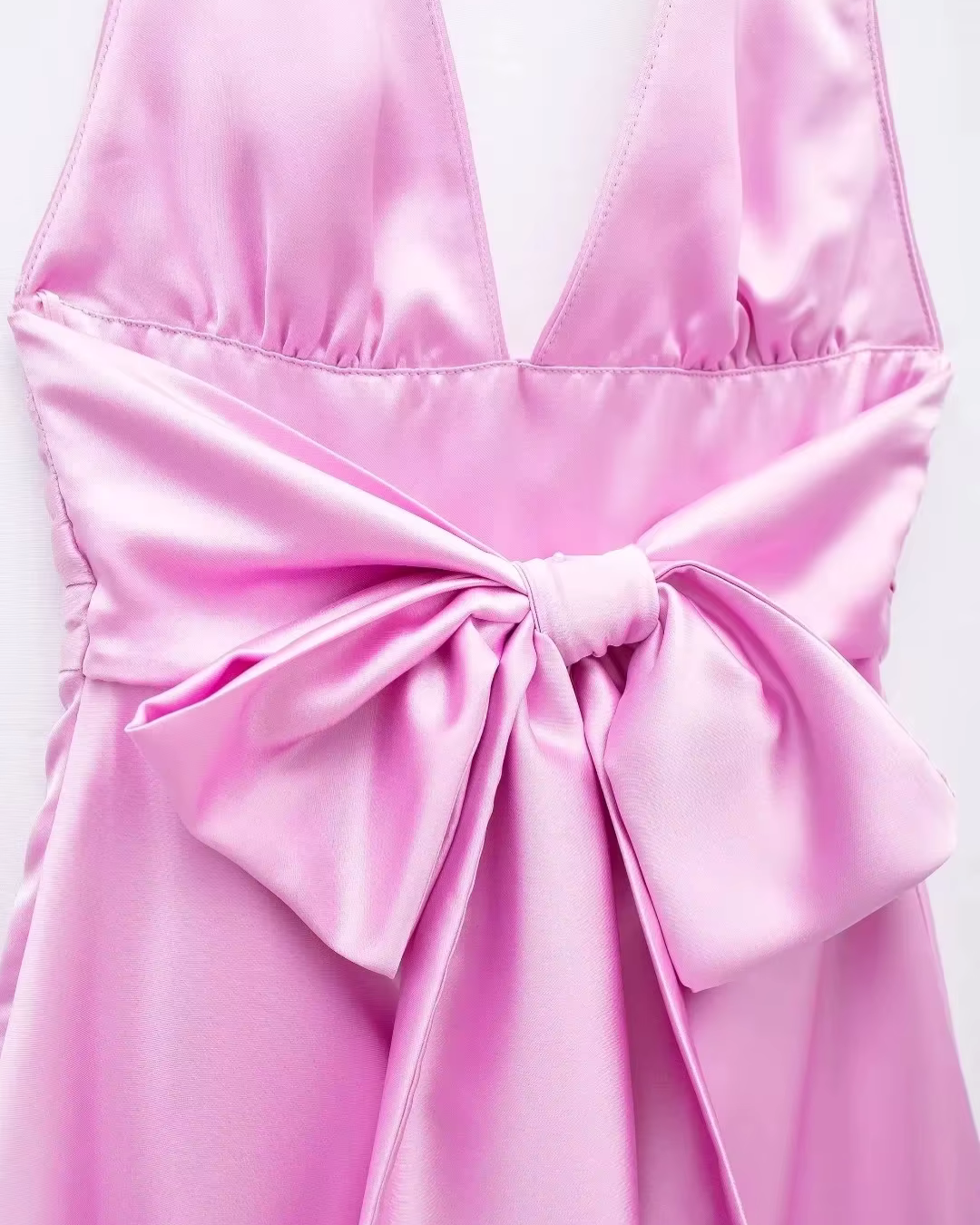 Satijnen Halter Mini-Jurk met Rugstrik voor Dames