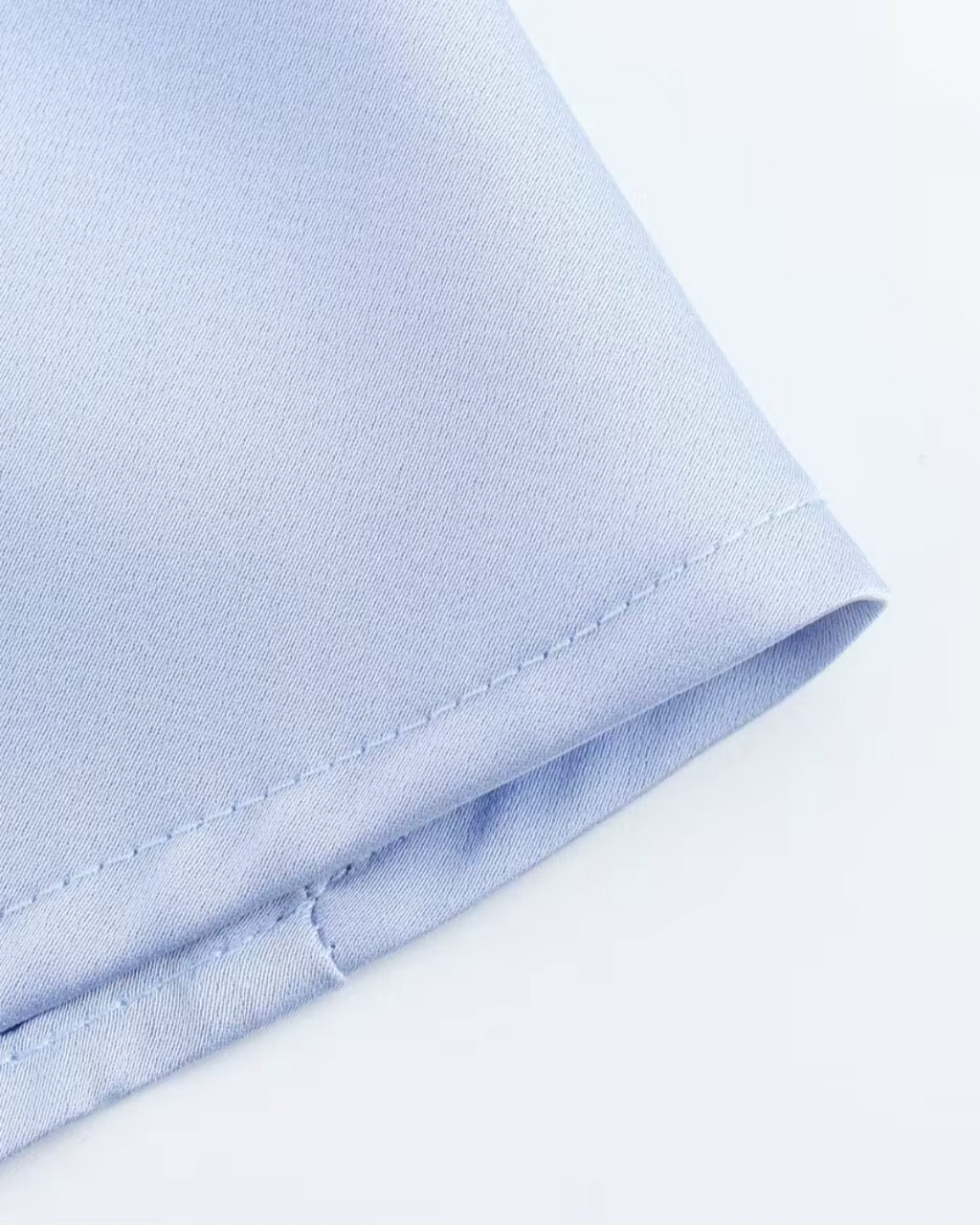 Satijnen Zomerjurk met V-Hals en Open Rug voor Dames