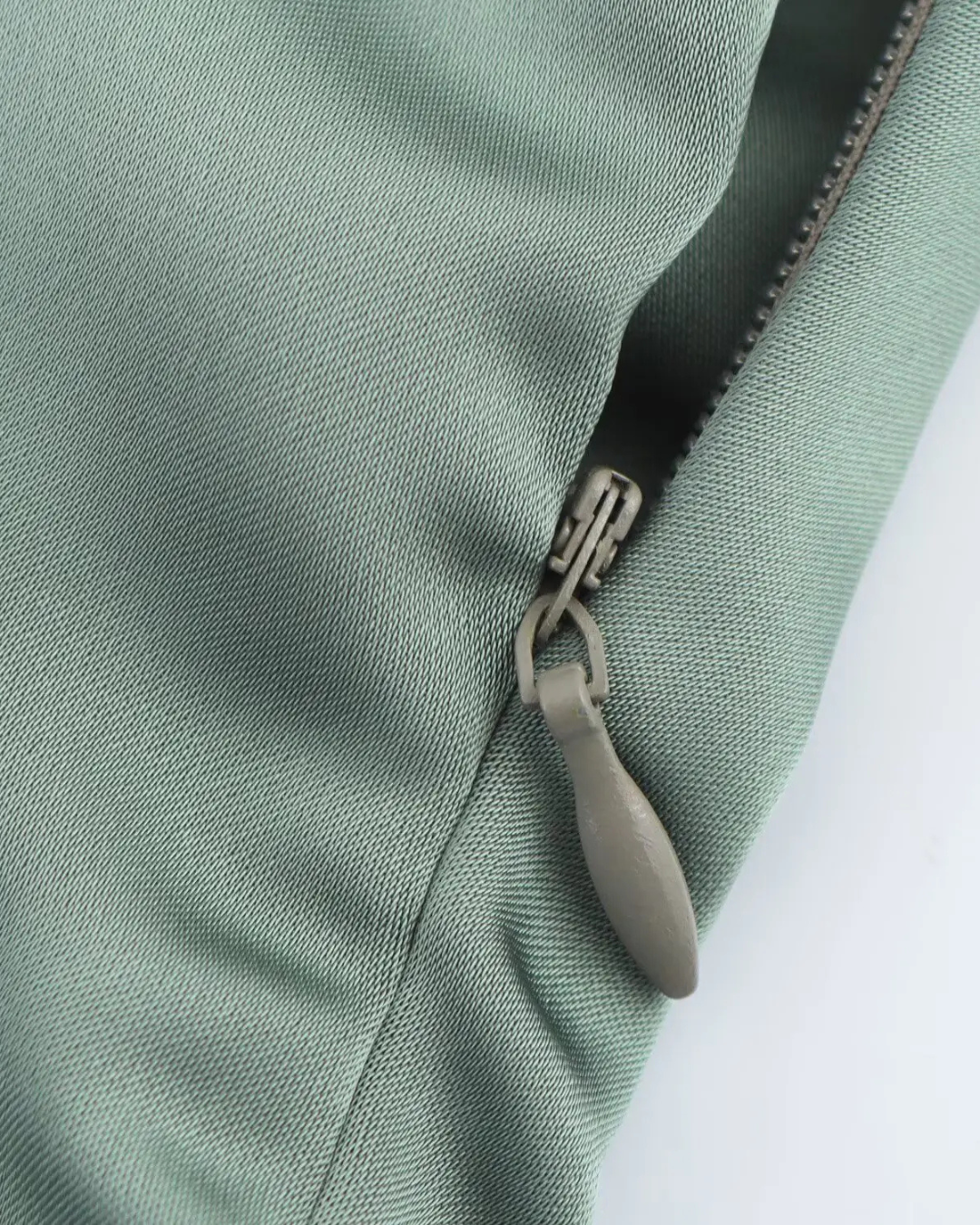 Elegante Midi Jurk met V-Hals en Plooi Details voor Dames