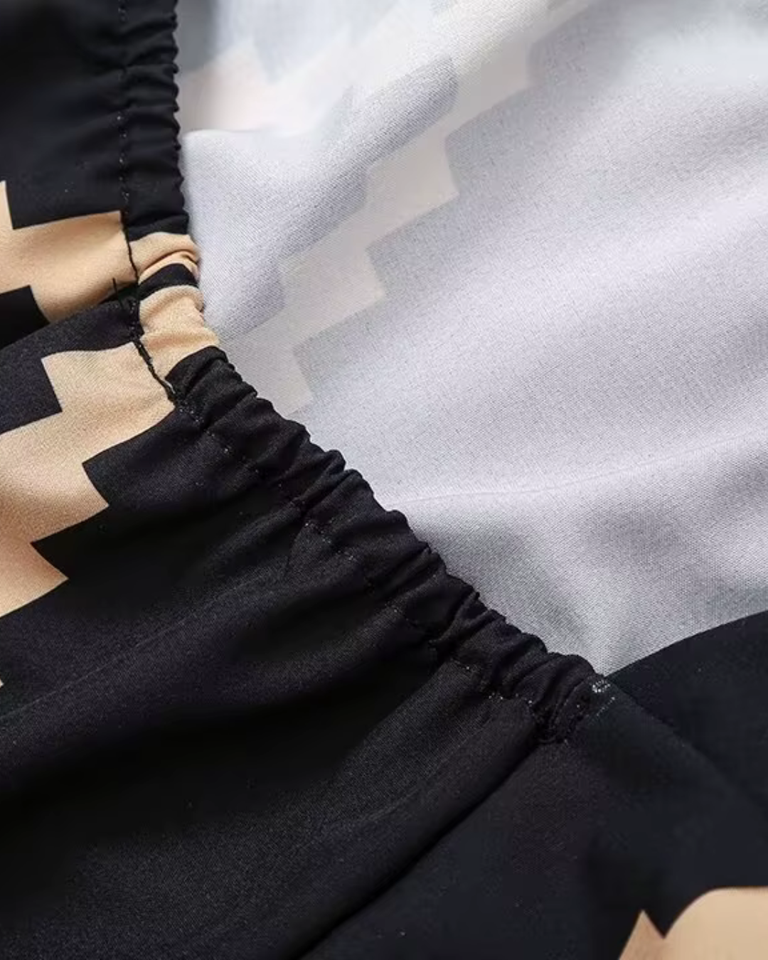 Elegante Rugloze Jurk met V Hals en Split Zomerstijl voor Dames