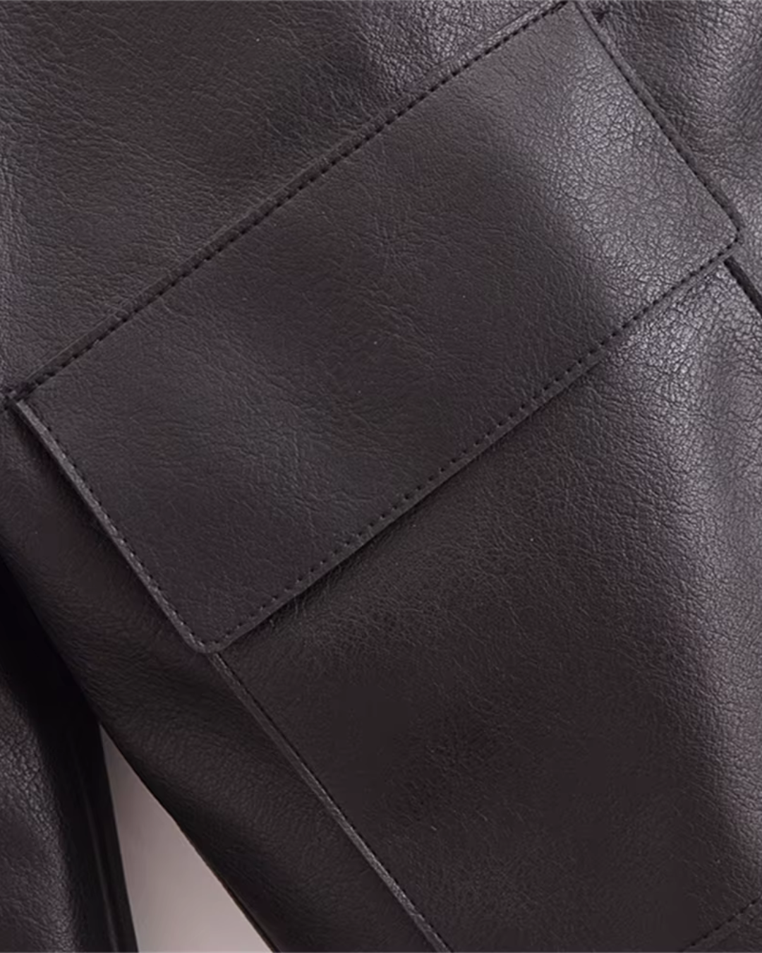 Stijlvolle Zwarte Diervriendelijke Leren Jas