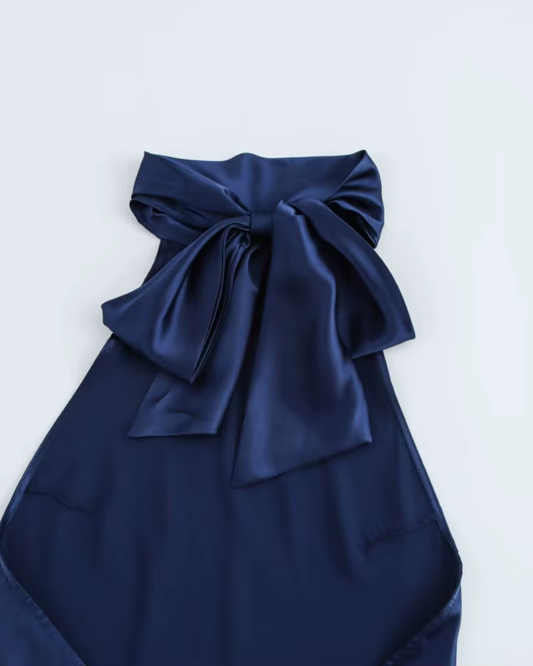 Blauwe Satijnen Halterjurk met Open Rug voor Dames