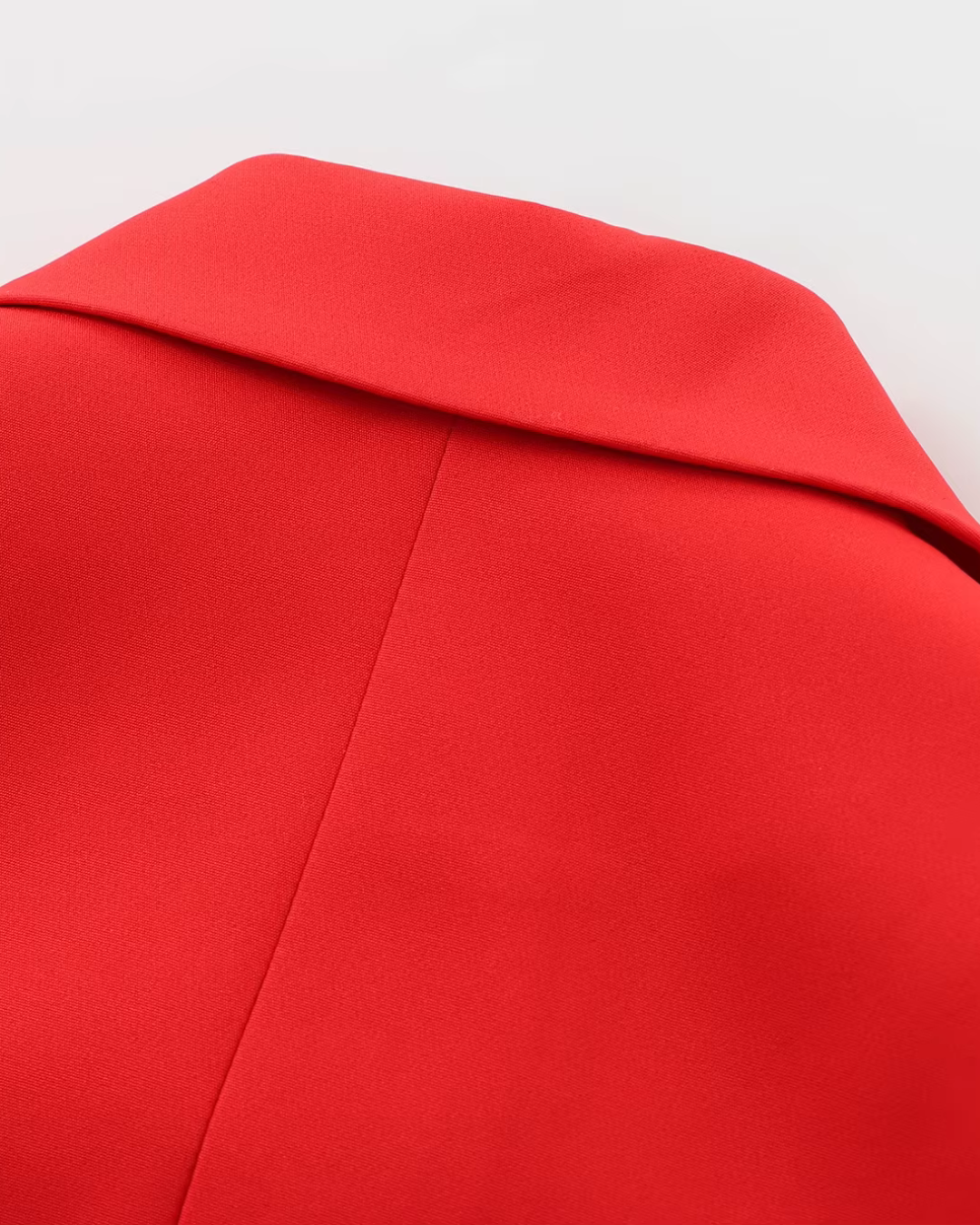 Elegante Rode Korte Jas met Revers en Knopen voor Dames