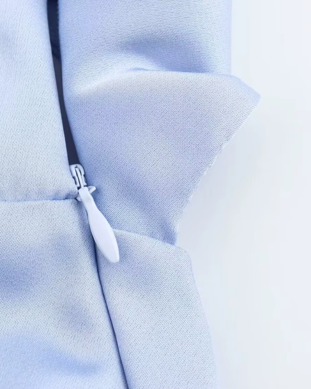 Satijnen Zomerjurk met V-Hals en Open Rug voor Dames