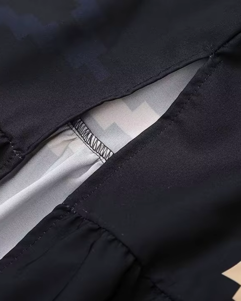 Elegante Rugloze Jurk met V Hals en Split Zomerstijl voor Dames