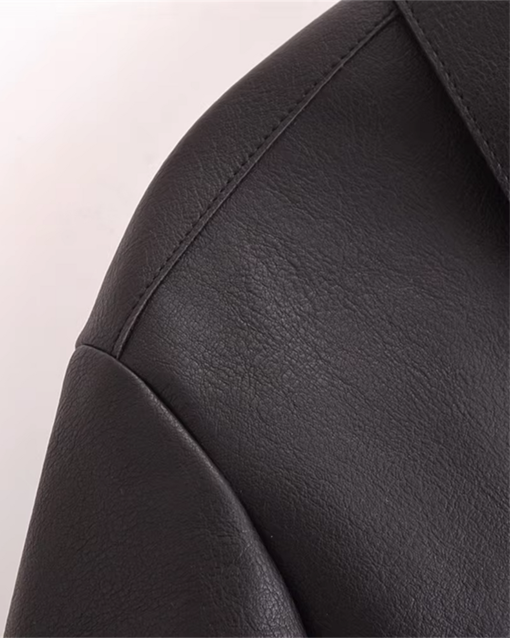 Stijlvolle Zwarte Diervriendelijke Leren Jas