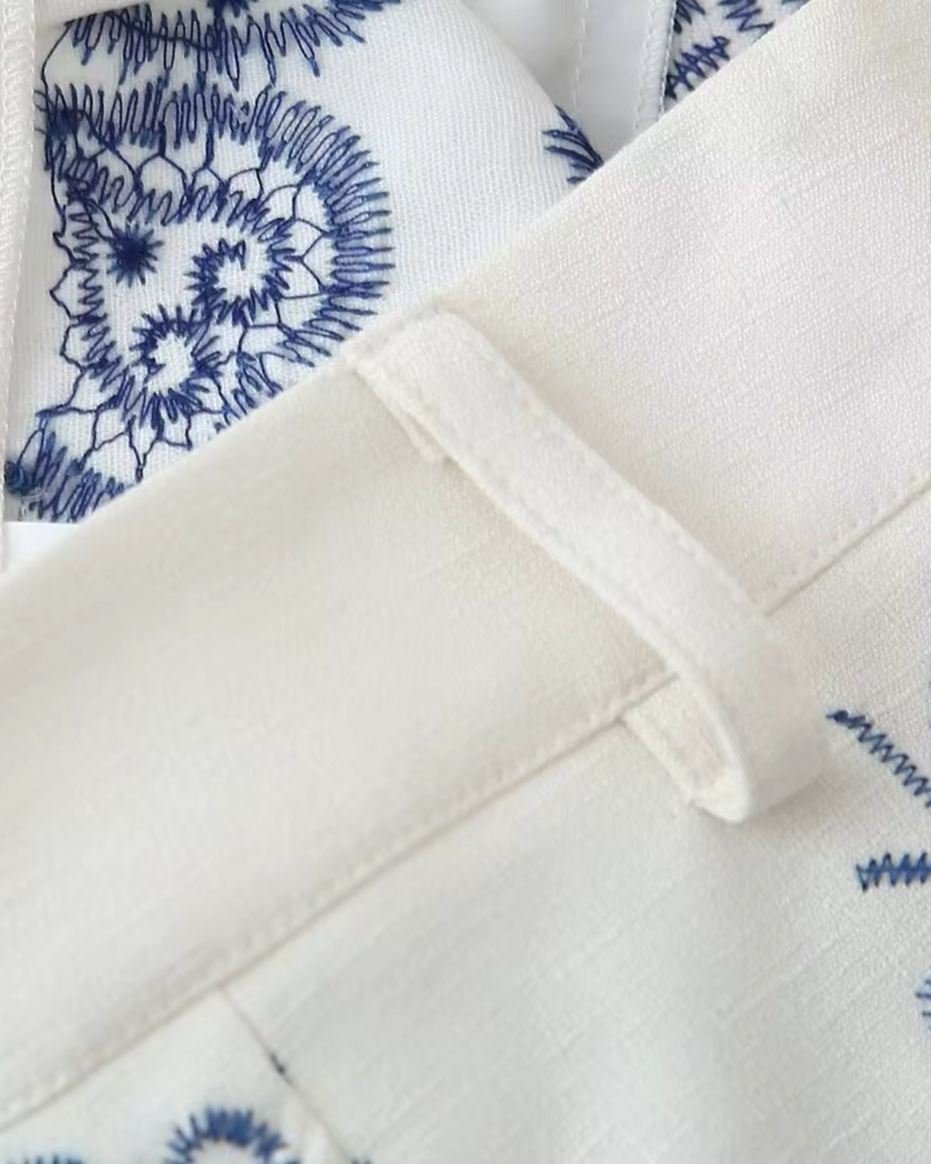 Witte Linnen Broek met Blauwe Borduurwerk voor Dames