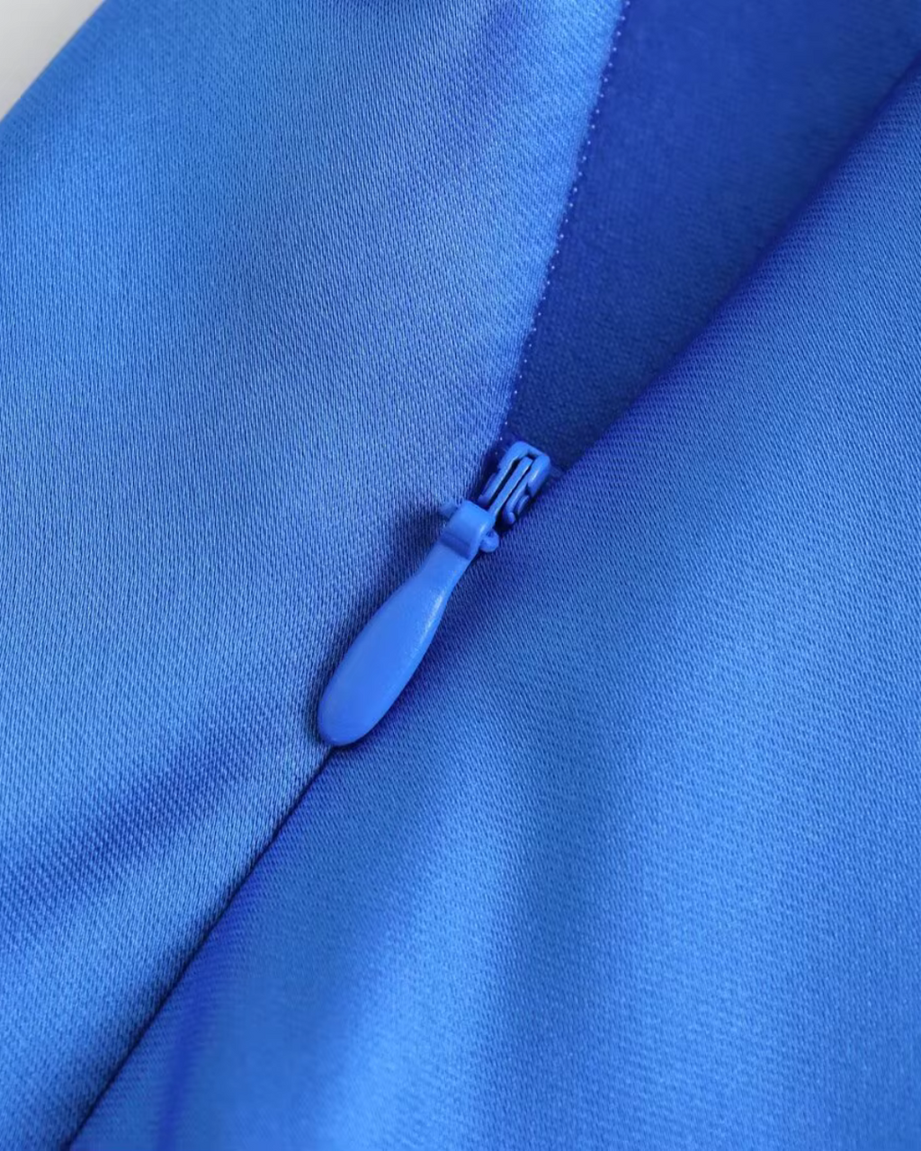 Satijnen V-Hals Midi Jurk met Dunne Bandjes voor Dames