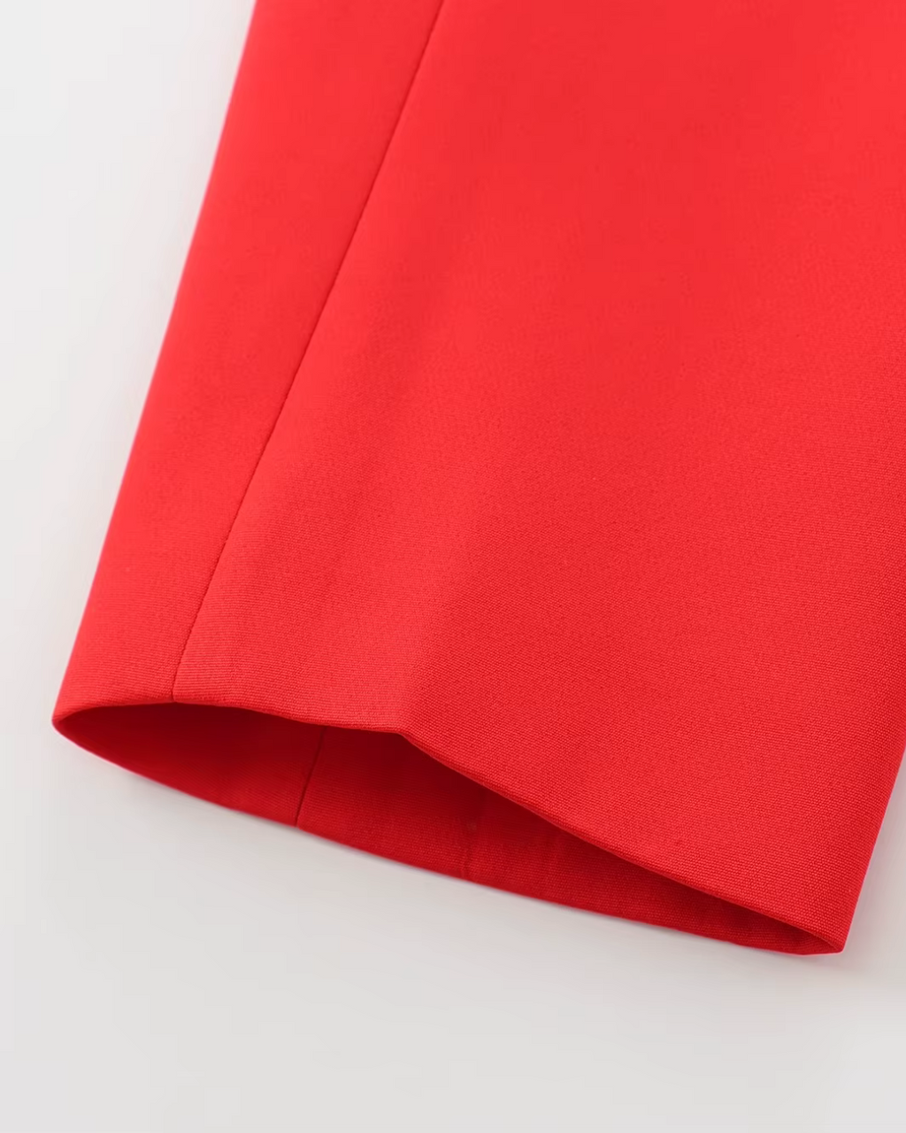 Elegante Rode Korte Jas met Revers en Knopen voor Dames